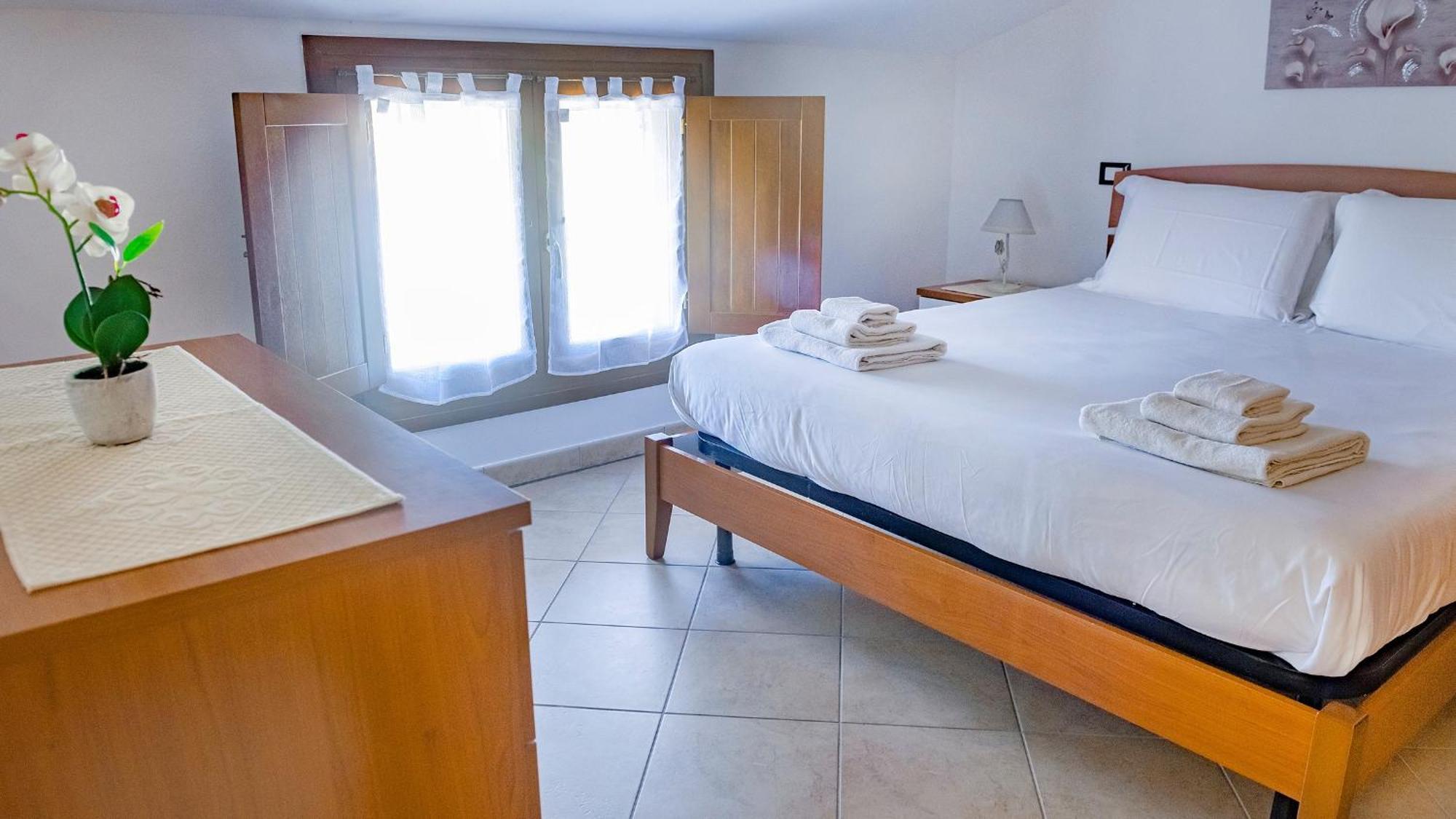Casa Vacanze Ammentos Olmedo Exteriér fotografie